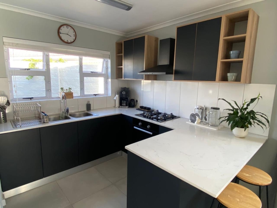 To Let 3 Bedroom Property for Rent in Tokai Western Cape